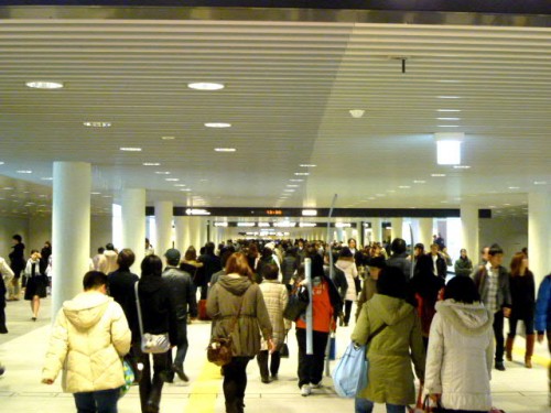 札幌駅から大通までの通路が開通、思ったより幅が有ります