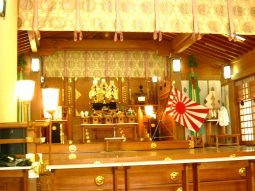 札幌護国神社本殿で